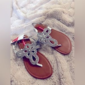 NWT- UnionBay rhinestone sanda